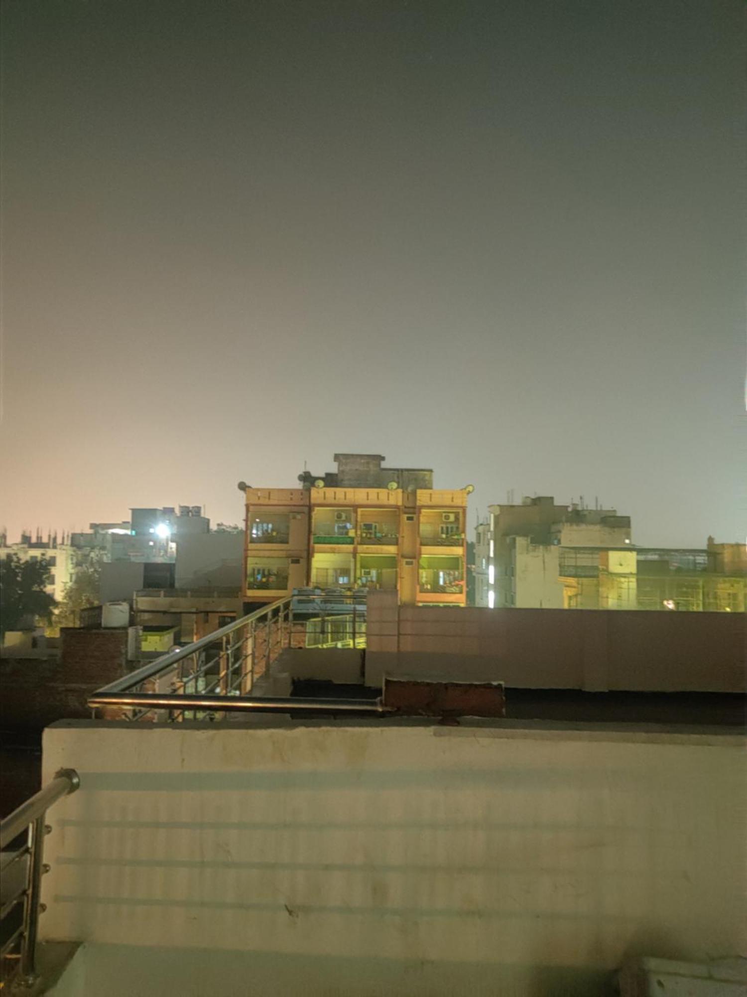 Madhuri Guest House พาราณสี ภายนอก รูปภาพ